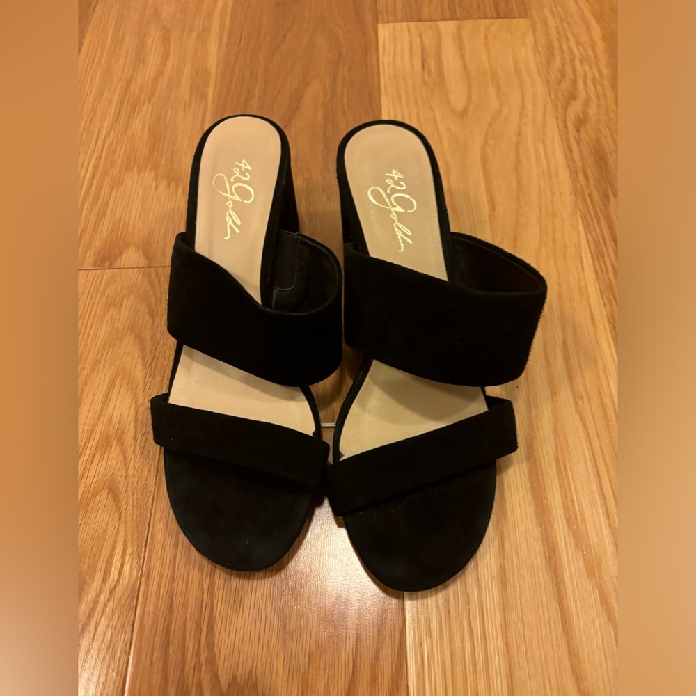 Nordstrom 42 Gold Black Suede Strap Block Heels Size 8 in great condition